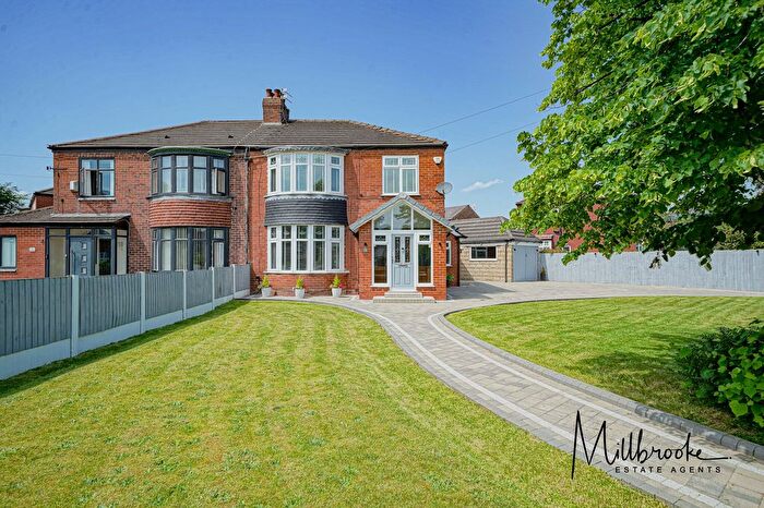 4 Bedroom Semi-Detached House For Sale In Wilton Road, Salford, M6