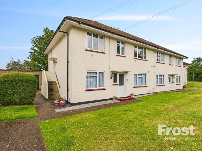 2 Bedroom Maisonette For Sale In Park Road, Stanwell Village, Middlesex, TW19