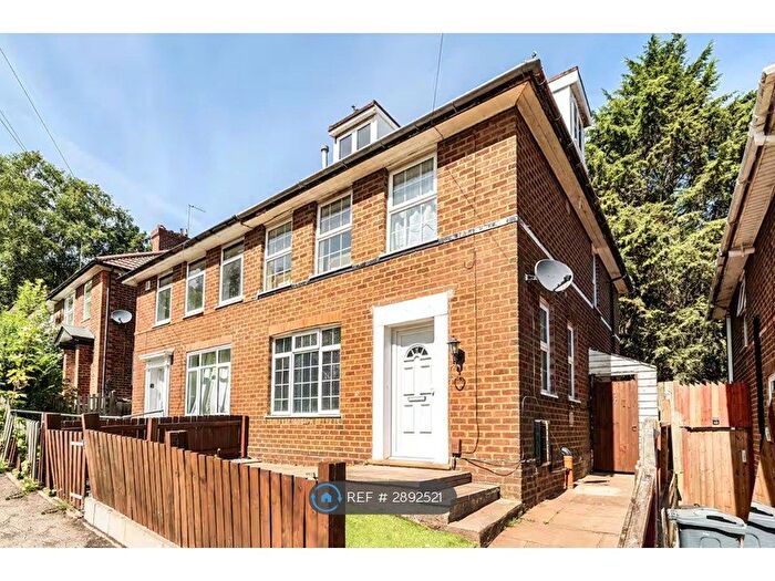 4 Bedroom Semi Detached House To Rent In Weoley Castle Road, Birmingham, B29