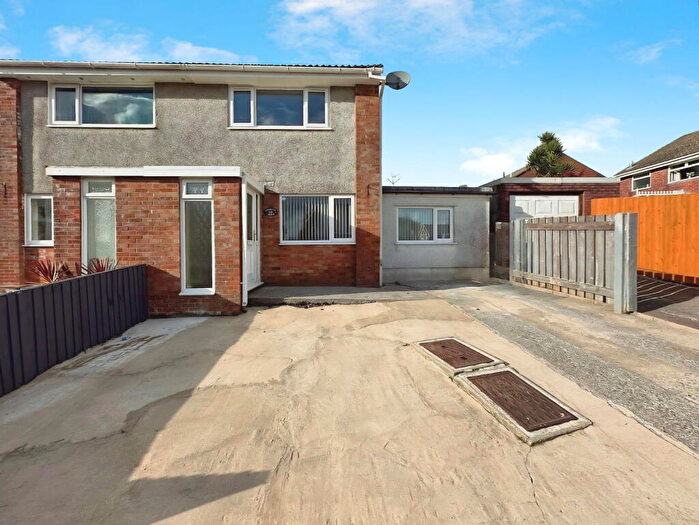 3 Bedroom Semi Detached House For Sale In Rhodfa'r Dryw, Cwmrhydyceirw, Swansea, SA6