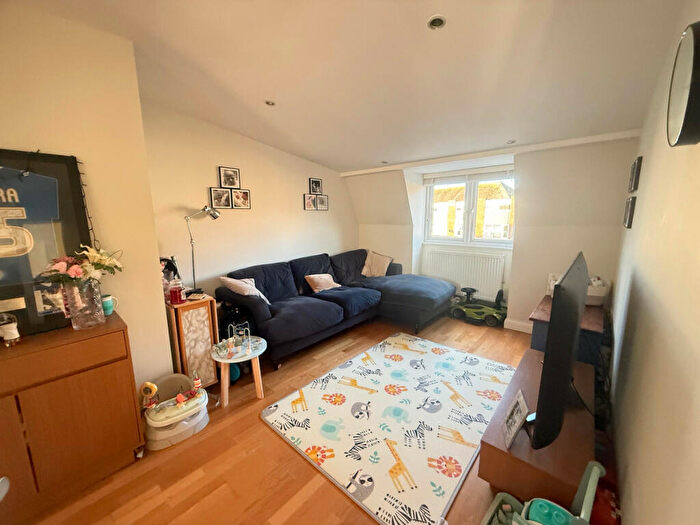 2 Bedroom Flat For Sale In Goring Road, Worthing, BN12