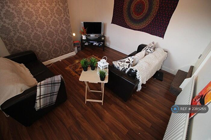 3 Bedroom Terraced House To Rent In Barnbrough Street, Leeds, LS4