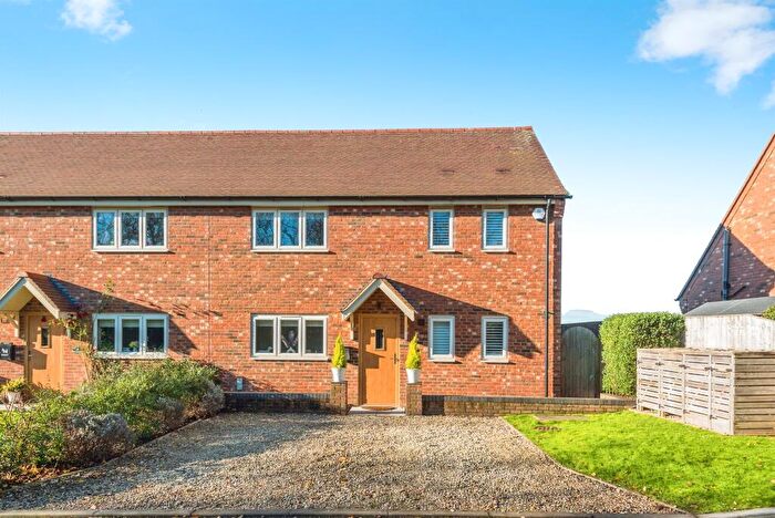 3 Bedroom Semi-Detached House For Sale In Lynnens View, Oakley, Aylesbury, HP18