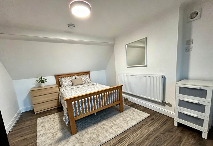 6 Bedroom Semi-Detached House To Rent In Oak Tree Lane, Selly Oak, Birmingham, B29