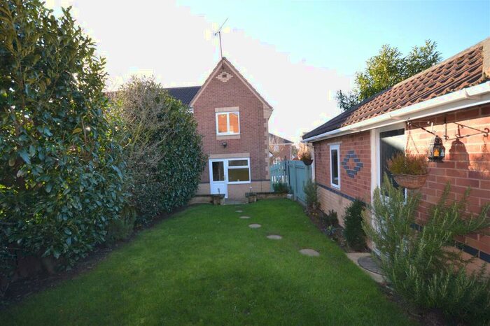 2 Bedroom End Of Terrace House To Rent In Gartrice Gardens, Halfway, S20