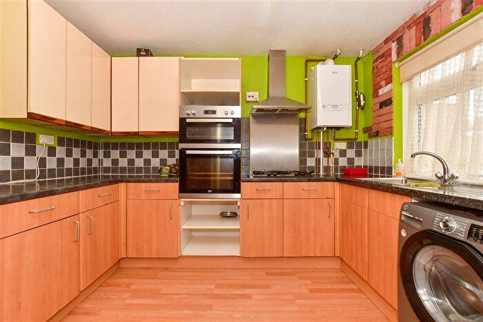 3 Bedroom End Of Terrace House For Sale In Downs Road, Canterbury, Kent, CT2