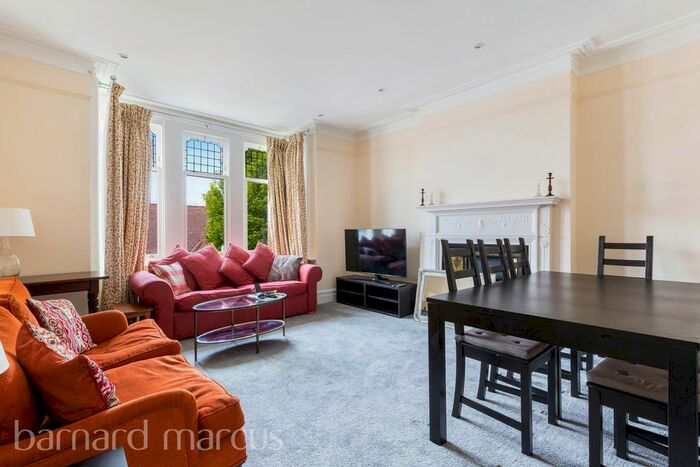 3 Bedroom Flat To Rent In Deerhurst Road, London, SW16