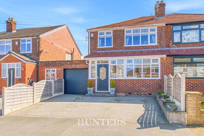 3 Bedroom Semi Detached House For Sale In Penrhyn Avenue, Alkrington, Manchester, M24