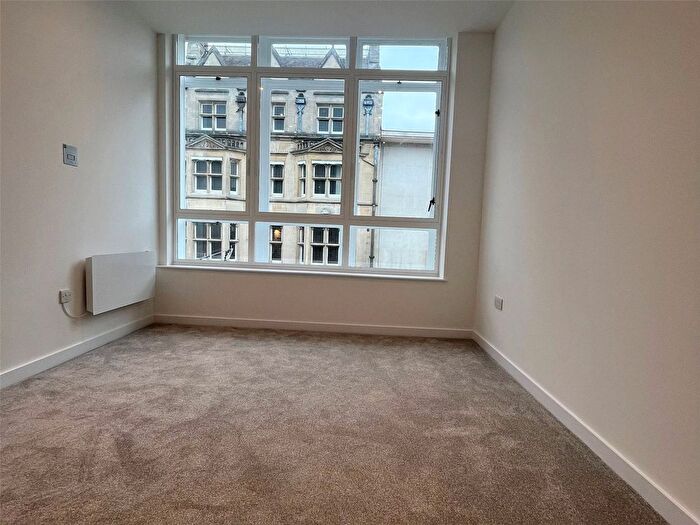 2 Bedroom Flat To Rent In Cornmarket Street, Oxford, OX1