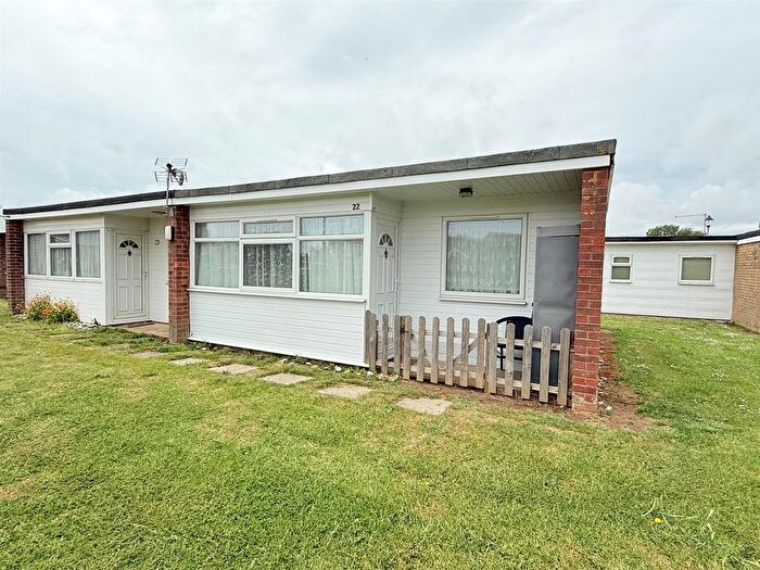 2 Bedroom Chalet For Sale In California Road, Scratby, NR29