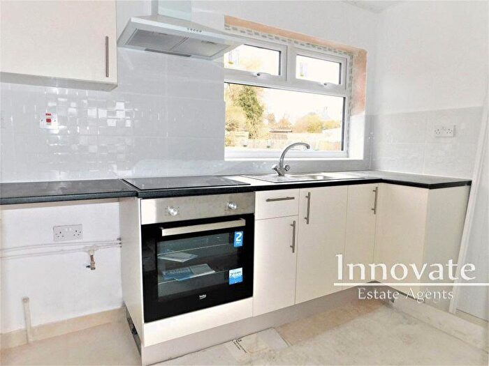 2 Bedroom Flat To Rent In Simmons Drive, Birmingham, B32