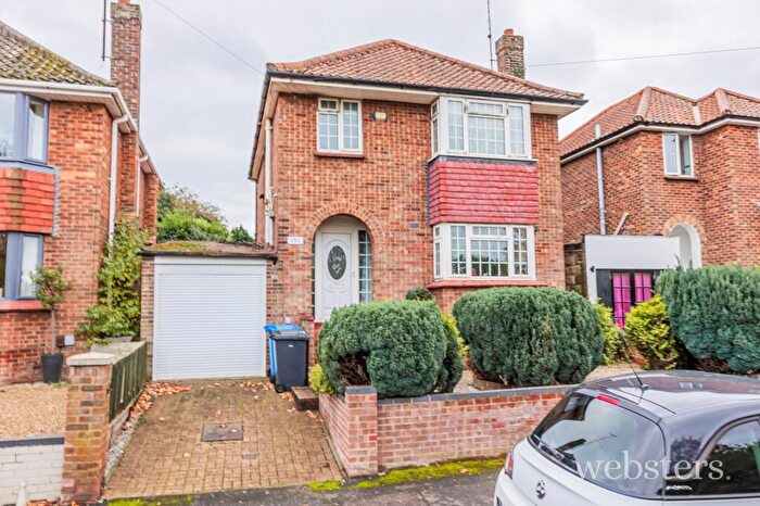 3 Bedroom Detached House For Sale In Dereham Road, Norwich, NR5