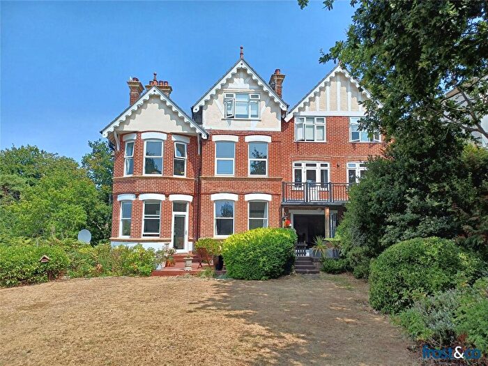 2 Bedroom Apartment For Sale In Belle Vue Road, Lower Parkstone, Poole, Dorset, BH14