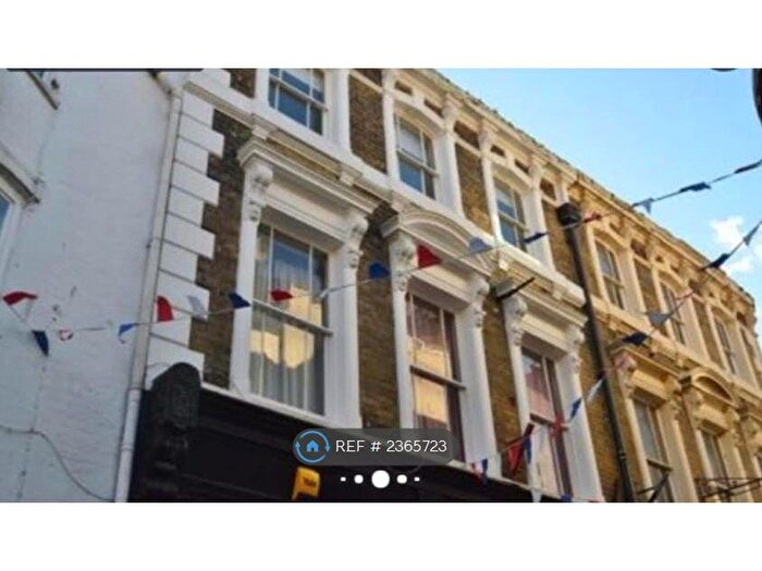 Studio To Rent In St Alban St, Weymouth, DT4