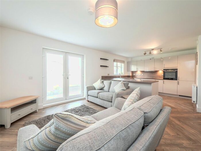 2 Bedroom Flat To Rent In Byrne Crescent, Balerno, Midlothian, EH14