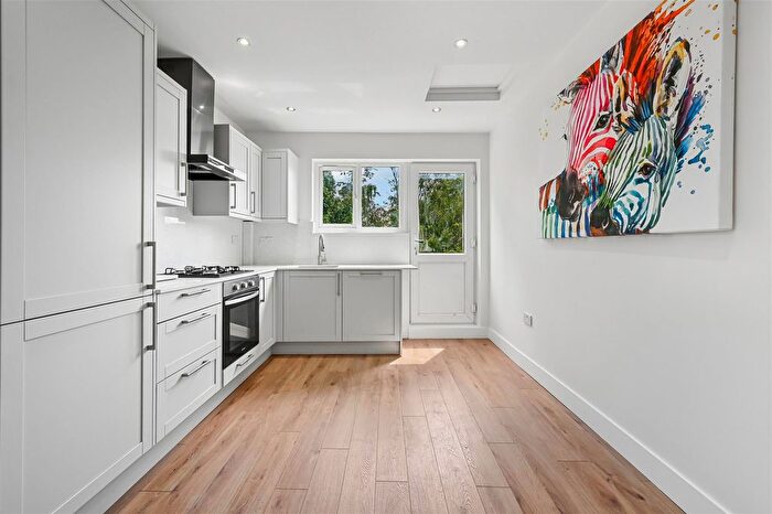 2 Bedroom Flat To Rent In Fortescue Road, Colliers Wood, SW19