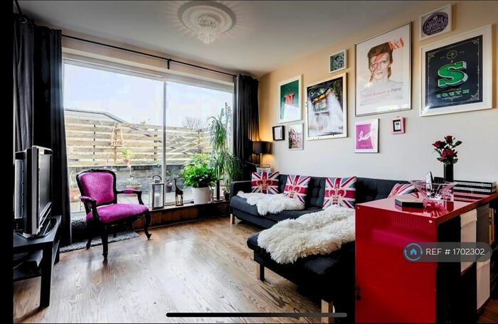 2 Bedroom Flat To Rent In Hornsey Road, London, N19