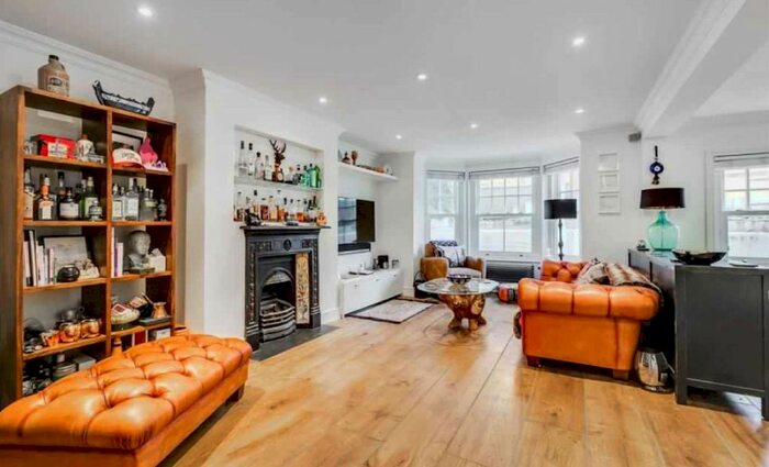 2 Bedroom Flat To Rent In Leathwaite Road, London, SW11