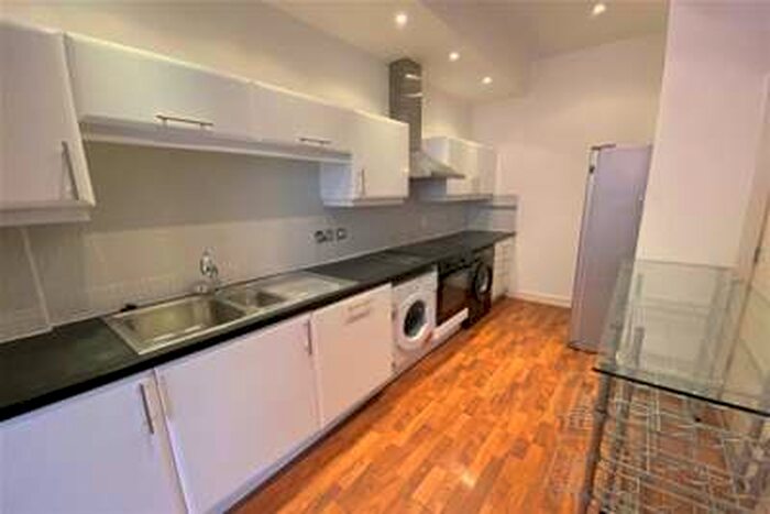 1 Bedroom Flat To Rent In Amazon Lofts, B1