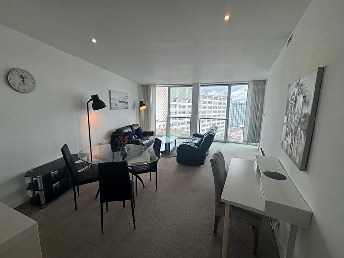 2 Bedroom Apartment To Rent In **available Now**furnished Rotunda Furnished Bed, B2
