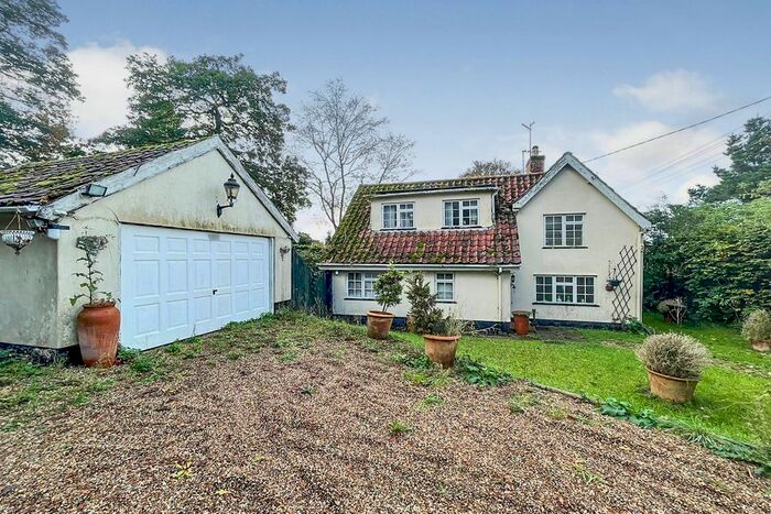 3 Bedroom Semi-Detached House For Sale In Church Hill, Saxmundham, IP17