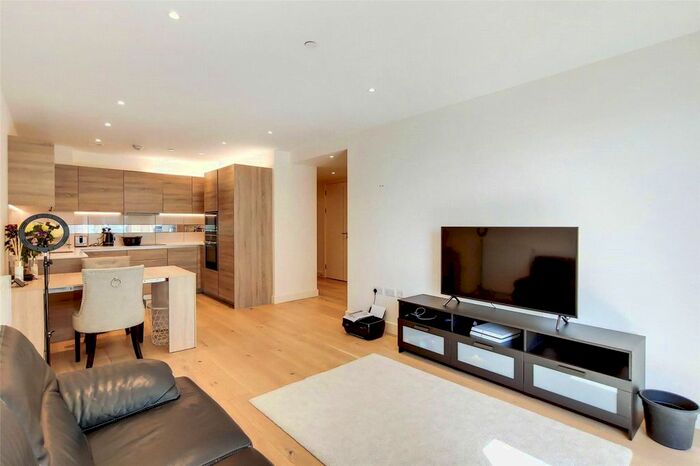 2 Bedroom Flat To Rent In Deveraux House, Duke Of Wellington Avenue, London, SE18