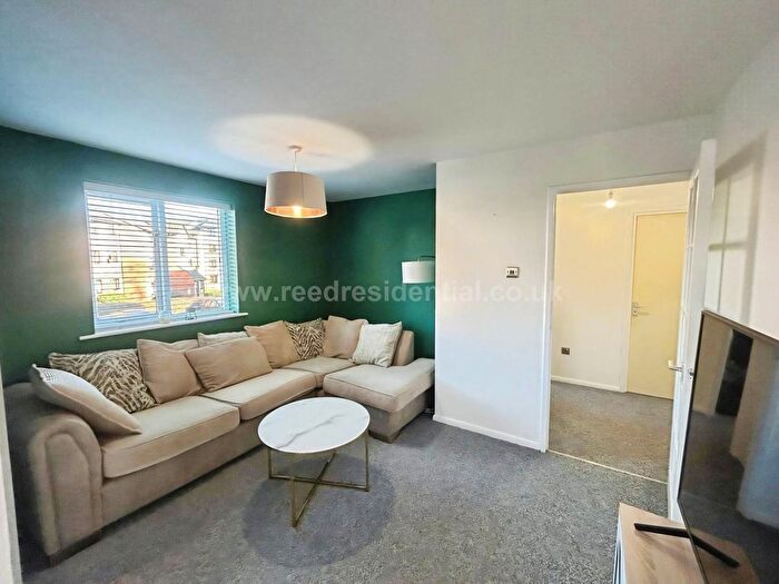 1 Bedroom Flat For Sale In Chestnut Road, Basildon, SS16