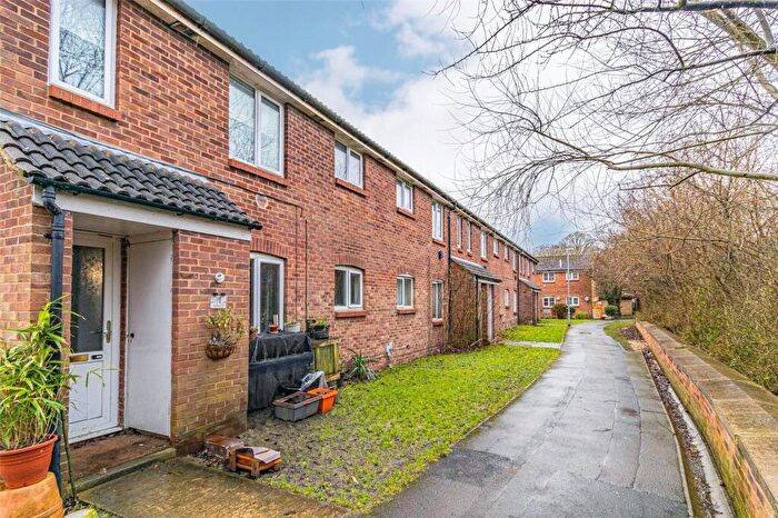 1 Bedroom Maisonette For Sale In Charlock Path, Haydon Wick, Swindon, Wiltshire, SN25