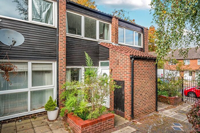 1 Bedroom Terraced House For Sale In Fulwood Walk, London, SW19