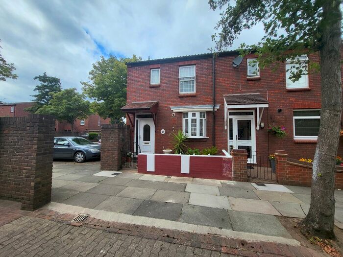 3 Bedroom Terraced House To Rent In Leatherbottle Green, Erith, Kent, Bexley, DA18