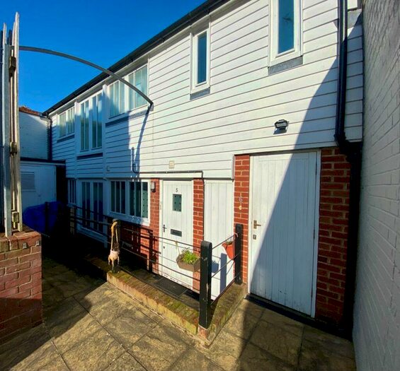 1 Bedroom Flat To Rent In Ivy Lane, Canterbury Ref -, CT1