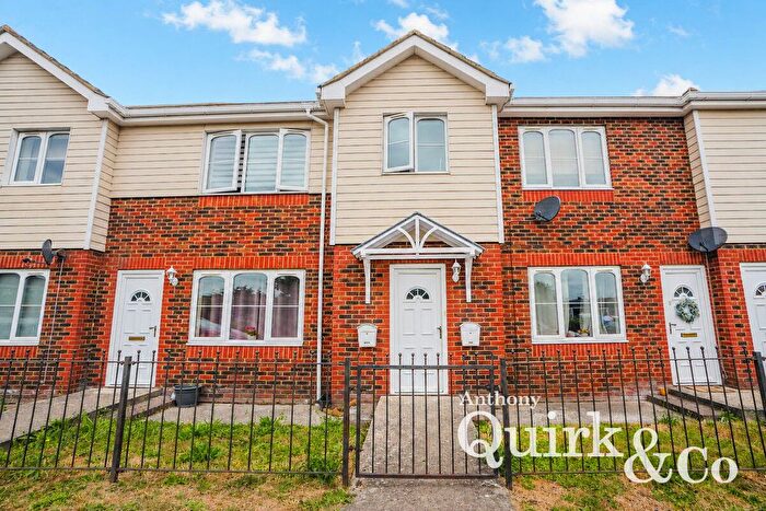 2 Bedroom Flat For Sale In Linden Way, Canvey Island, SS8