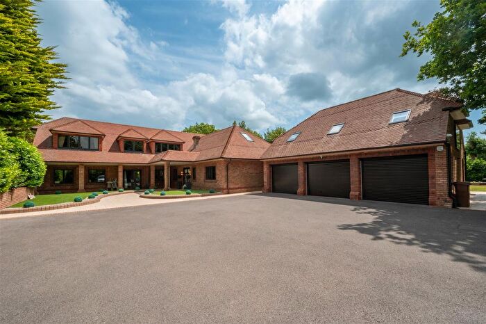 8 Bedroom Detached House To Rent In Keymer Road, Burgess Hill, RH15