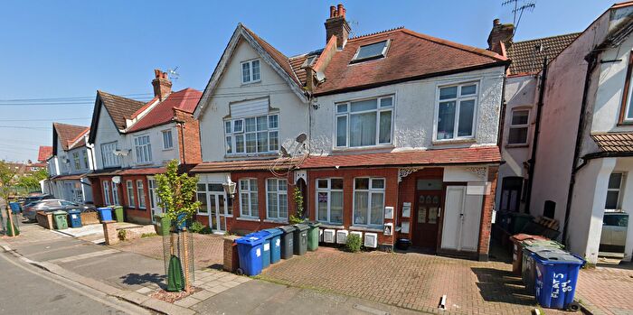 1 Bedroom Flat To Rent In Welldon Crescent, Harrow, HA1