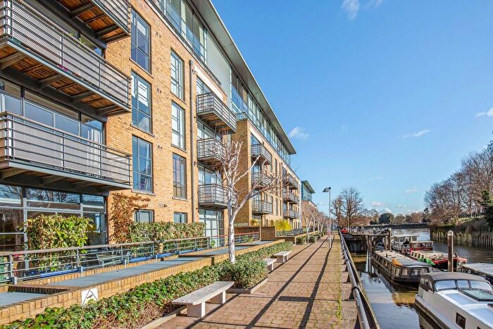 2 Bedroom Flat To Rent In Point Wharf Lane, Brentford, TW8