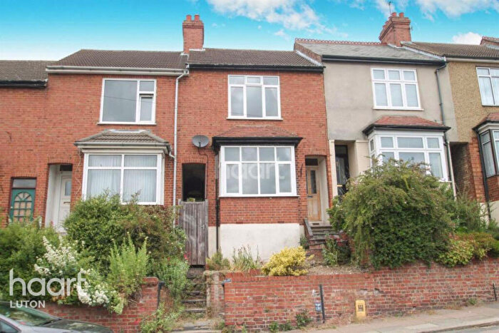 3 Bedroom Terraced House To Rent In Kingston Road, Luton, LU2