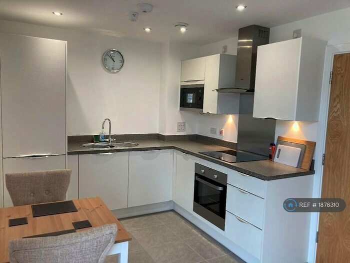 1 Bedroom Flat To Rent In Ferry Court, Cardiff, CF11