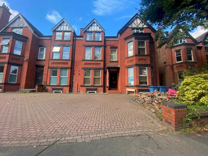 2 Bedroom Apartment To Rent In Ullet Road, L17