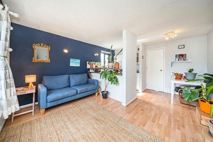 1 Bedroom Flat To Rent In Veronica Gardens, Streatham, SW16