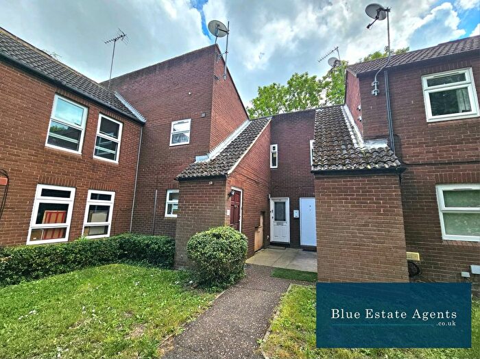 1 Bedroom Flat To Rent In Lupin Close, West Drayton, UB7