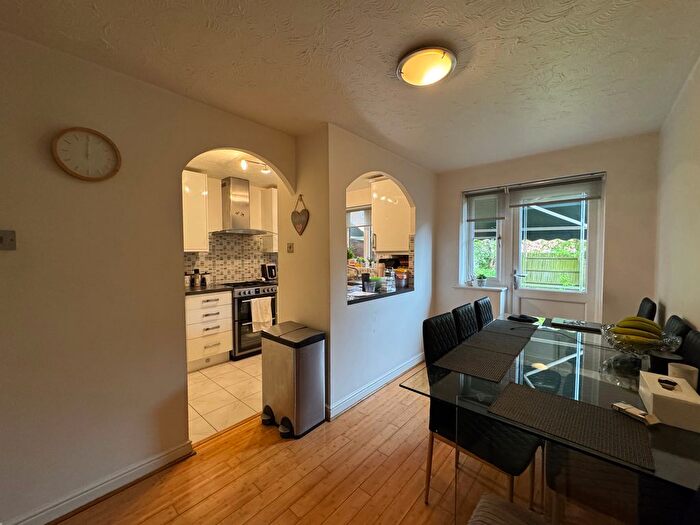 4 Bedroom Town House For Sale In Colgate Place, Enfield, EN3