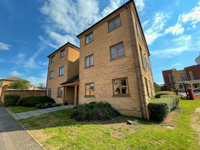 2 Bedroom Flat To Rent In Coles Avenue, Leadenhall, Milton Keynes, MK6