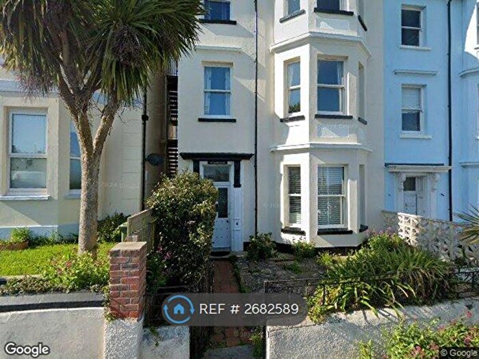 2 Bedroom Flat To Rent In Seafield Road, Seaton, EX12
