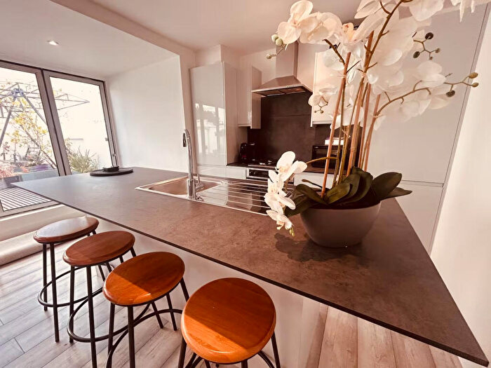 2 Bedroom Penthouse To Rent In Abbey Road, London, NW6