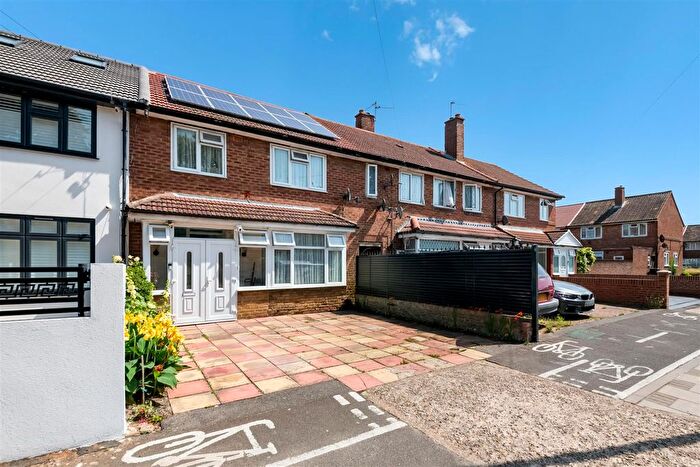 4 Bedroom Terraced House For Sale In North Hyde Lane, Southall, UB2