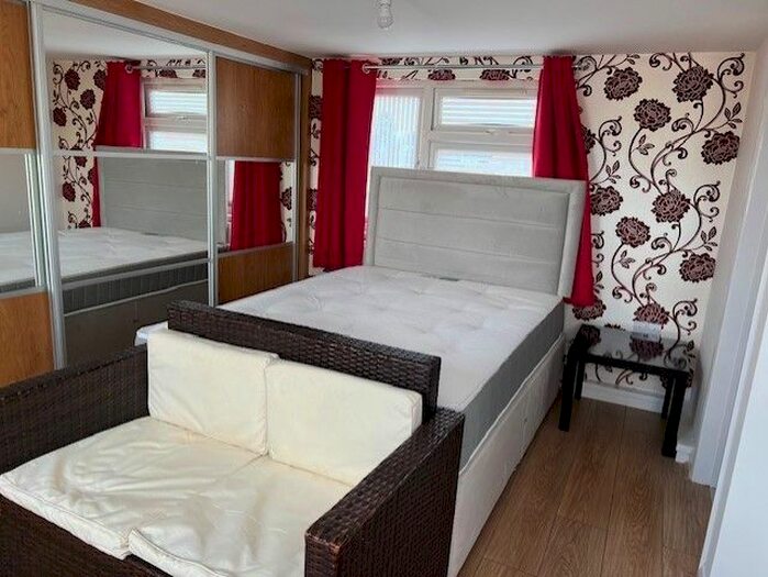 Studio To Rent In Ascot Gardens, Southall, UB1