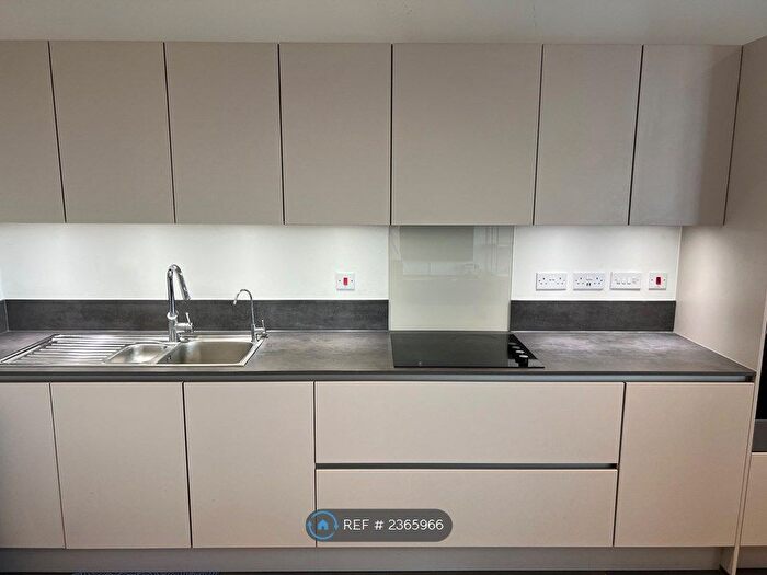 1 Bedroom Flat To Rent In Gerrard Court, Hounslow, TW3