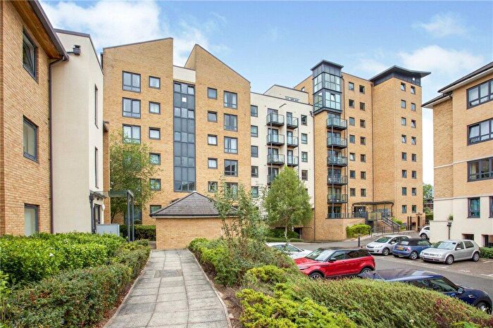 2 Bedroom Apartment For Sale In Regents Court, Victoria Way, Woking, GU21