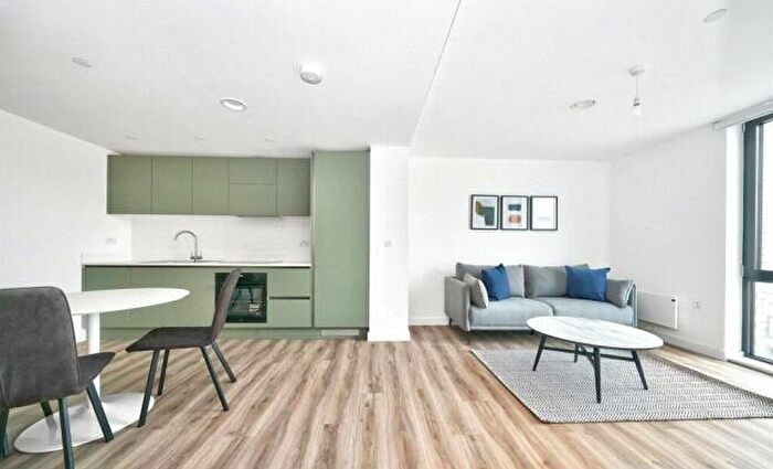 2 Bedroom Flat To Rent In Viva Court, Kimpton Road, Luton, LU2