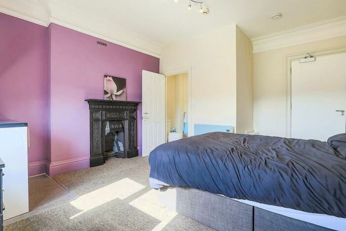 1 Bedroom Flat To Rent In Devonshire Street, Keighley, West Yorkshire, BD21